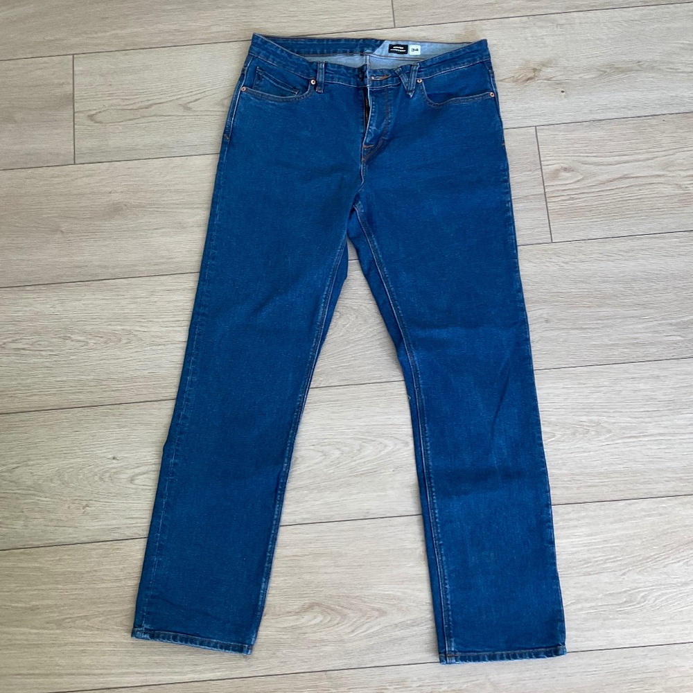 Men’s Volcom medium wash solver modern straight jeans waist size 34